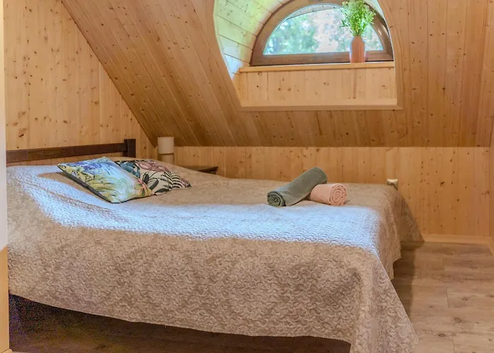 Semesterbostad Kaszubska Nirvana - Caloroczny Dom Na Wylacznosc Z Jacuzzi